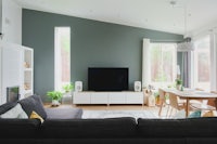 Modernin olohuoneen asuntokuvaus Oulussa kuvattuna Jokakuvan toimesta